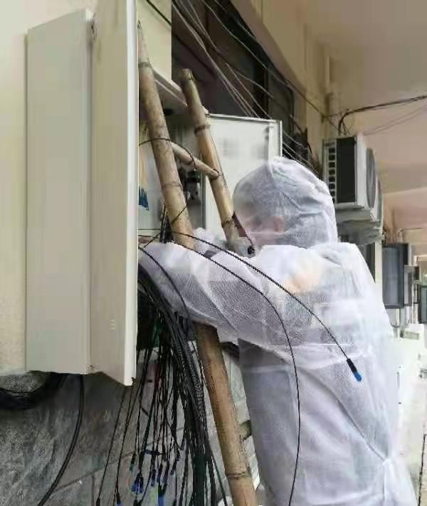 向抗疫英雄致敬民间故事,抗疫军队感人事例