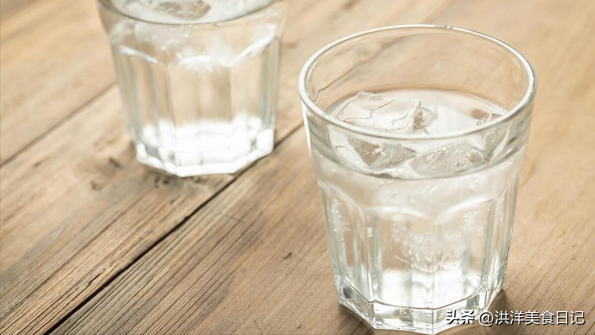 早起空腹喝一杯水真的好吗,早起空腹喝水再吃饭好吗