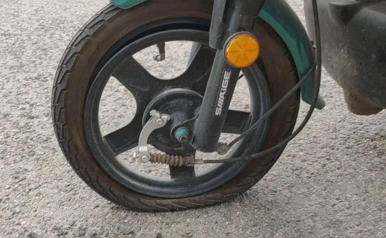 电动车真空胎好还是不是真空胎好,为什么电动车真空胎很容易扎胎