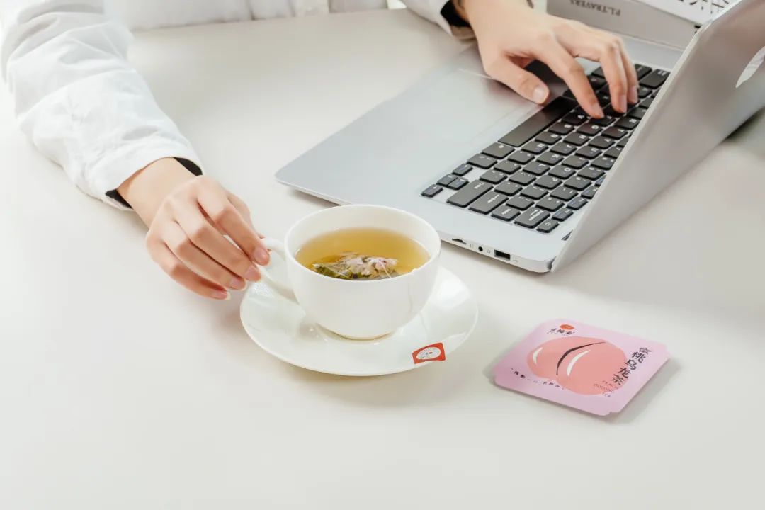 新品上市桃桃乌龙茶,新品上市蜜桃乌龙茶