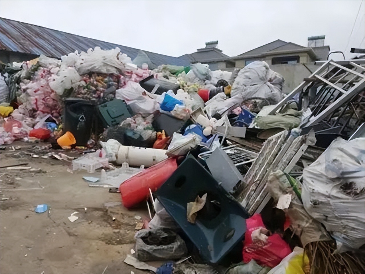 废品站老板回收废铁,废品站老板回收黄金