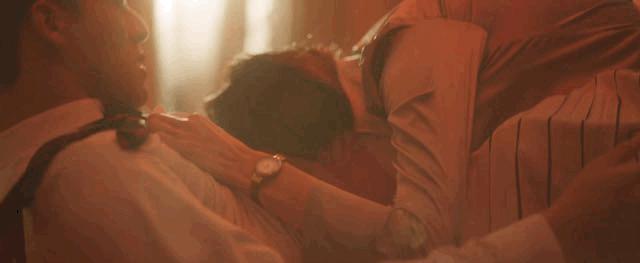 美人新剧尺度拉满，黑屋诱惑加激情肉搏，这么敢拍还是被吊打？