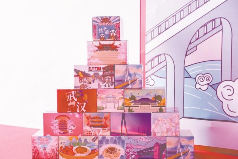 潮起潮涌千帆竞渡,春潮澎湃百舸争流