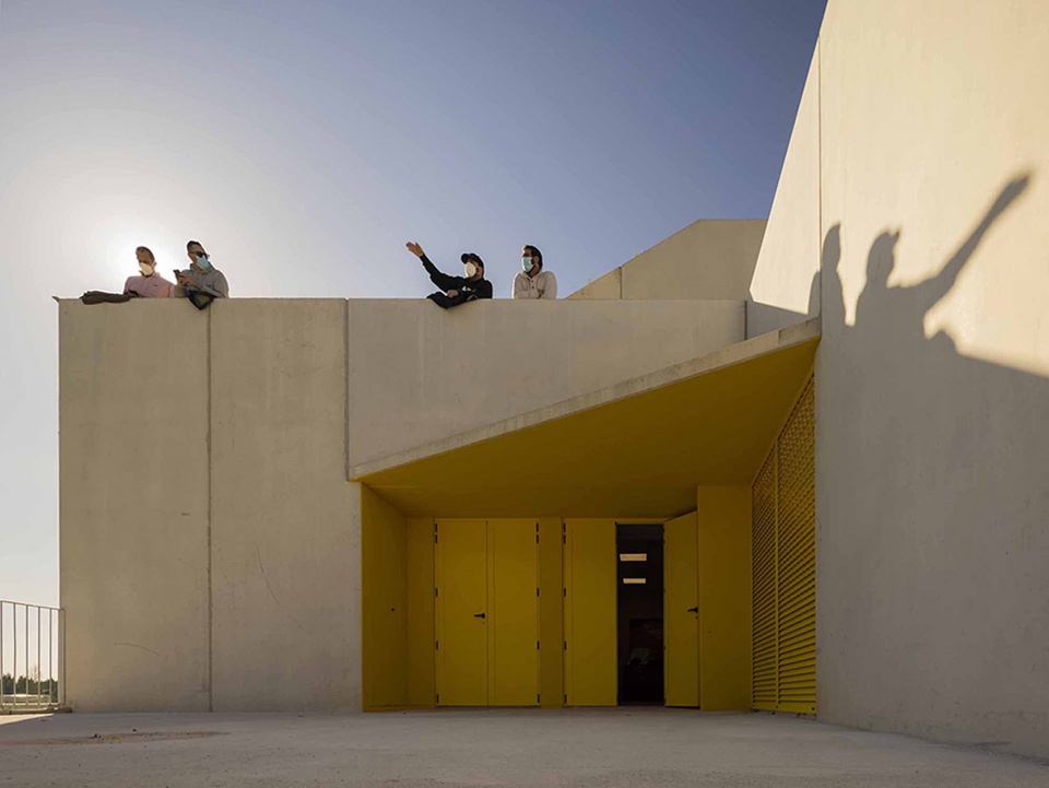 grandstands,grandstanding