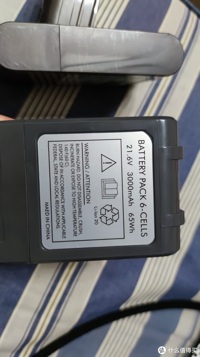 戴森v15吸尘器只配一块电池吗,戴森吸尘器v10可以换电池吗