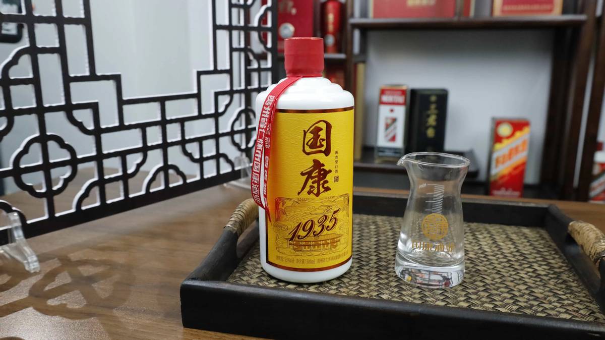 辽宁一土豪去随礼，才喝5两老茅台被迫离桌，掉头瞬间决定:偏不走