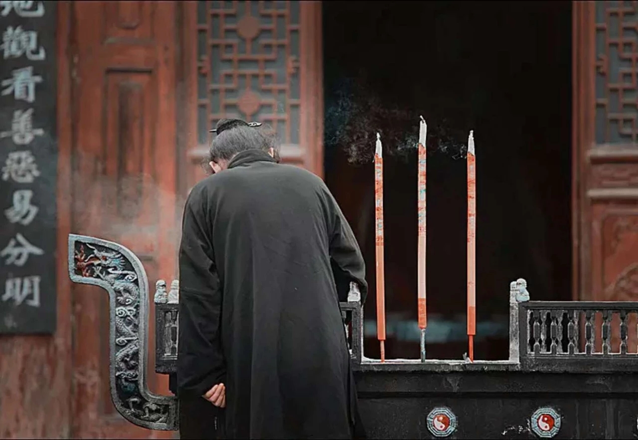 有深厚仙缘的人是不是特别辛苦,八字有仙缘八字带仙根的人特征