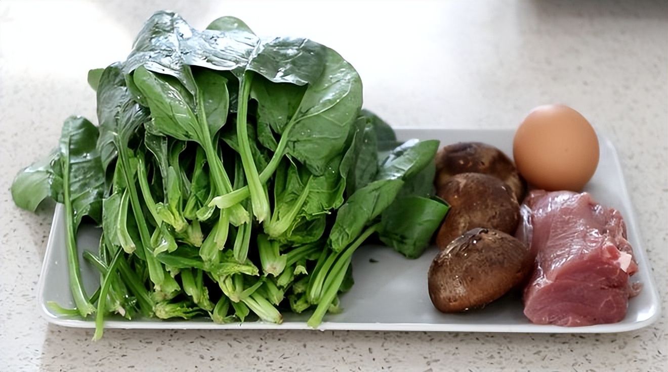 既能补水又能保护视力的食物,保护视力多吃含有什么的蔬菜呢