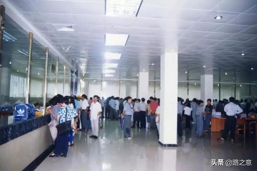 掉进陷阱里的女孩,掉入陷阱的姑娘