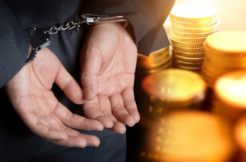 内蒙公安“巨虎”，*养包**13岁女孩，每天会所喝大翻牌伺候