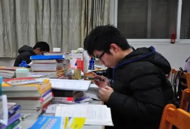 学霸是靠题海战术吗,高三学霸靠题海战术成长