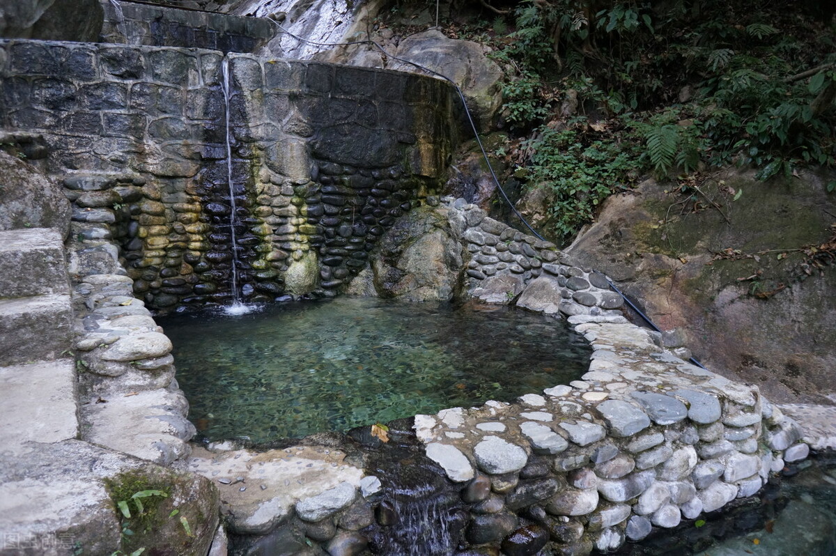 腾冲樱花谷，野生樱花遍布，落英缤纷、原始自然的花花世界