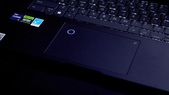 灵耀pro142023和macbookpro,灵耀pro14和苹果