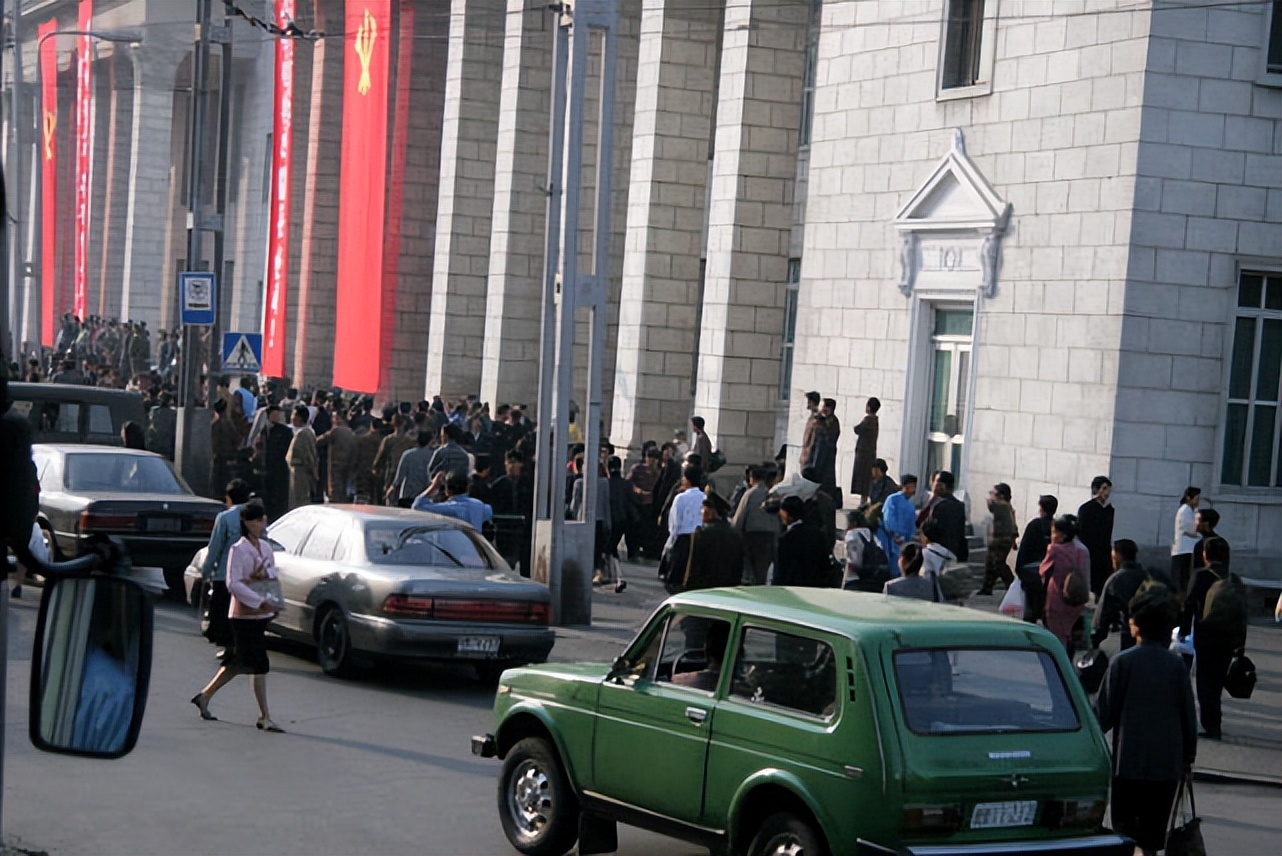 朝鲜街头中国品牌汽车很多，各种档次的汽车都能见到