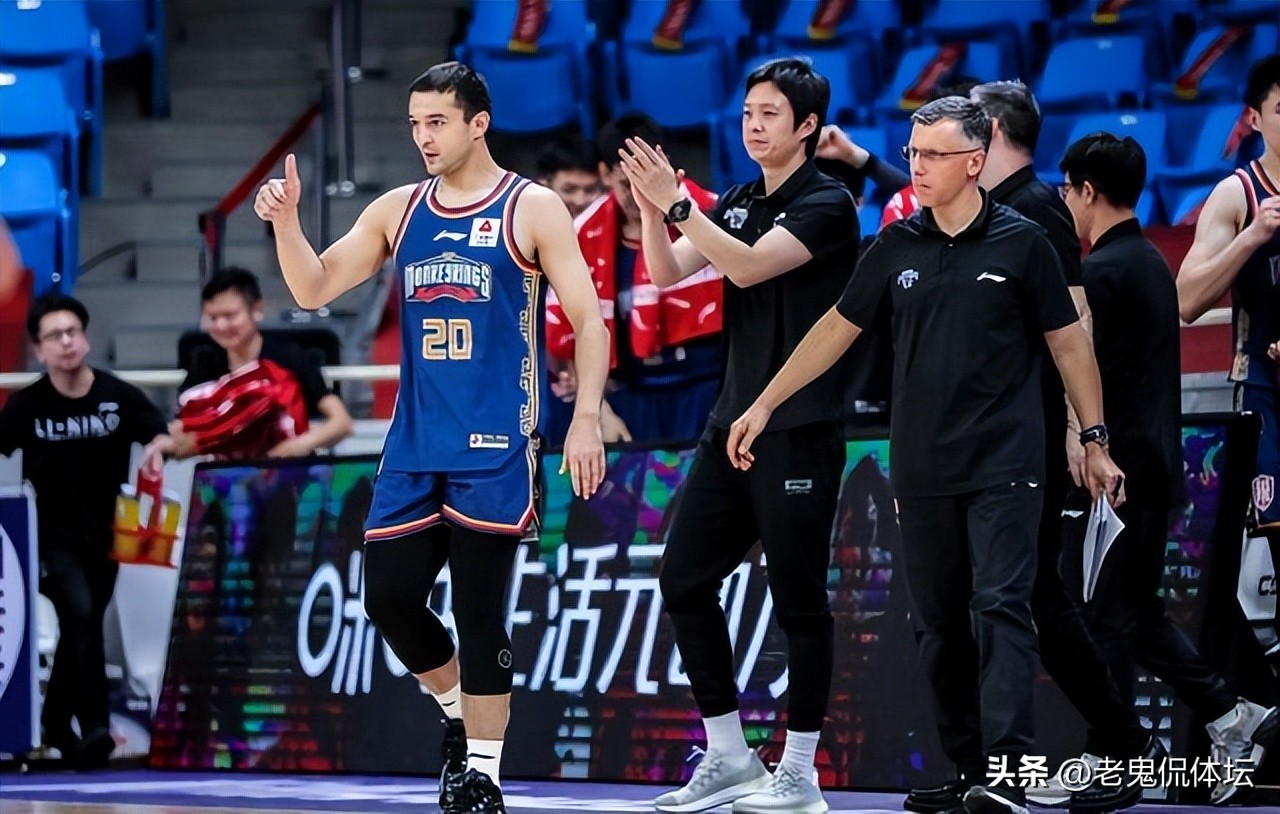 单节37分全场狂轰106分,单节43分全场狂砍