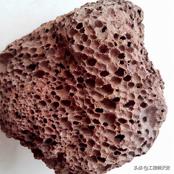 汤加水下火山爆发火山灰直冲高空,汤加海底火山爆发最新消息