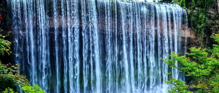 瀑布一泻千里的壮观景象,大自然奇观的十大瀑布