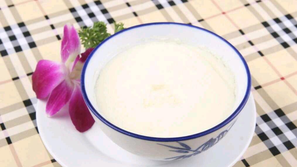 8岁男孩喝奶三年没有长个子,9岁男童连续3年睡前喝奶