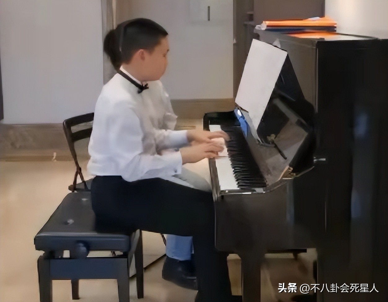 《爸哪》过去9年，萌娃发展各有不同，有运动员，也有钢琴王子