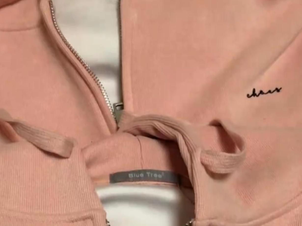 江苏买卫衣女孩,去实体店买卫衣