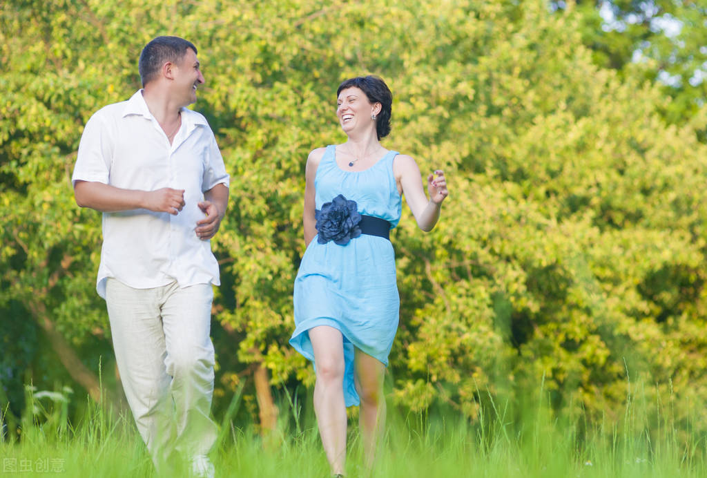 夫妻之间没有感情了该不该离婚,夫妻之间没有感情的表现