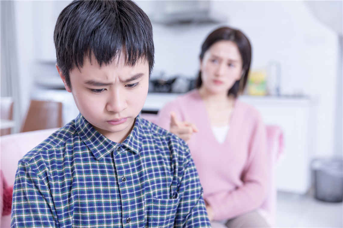 作为父母为什么会讨厌自己的孩子,讨厌父母的孩子的心理