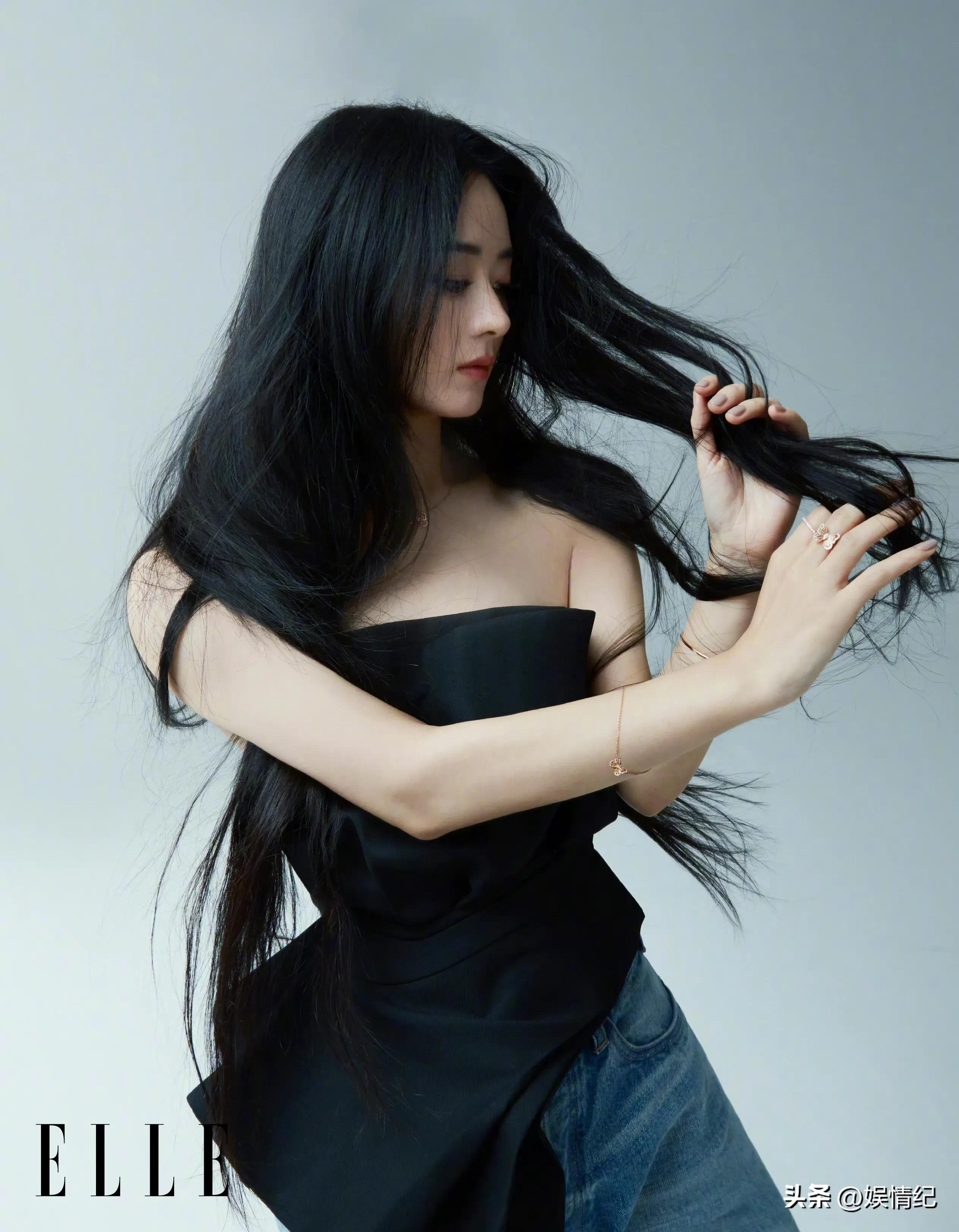 杨幂和赵丽颖最新杂志封面来比美,赵丽颖和杨幂谁拍的杂志多