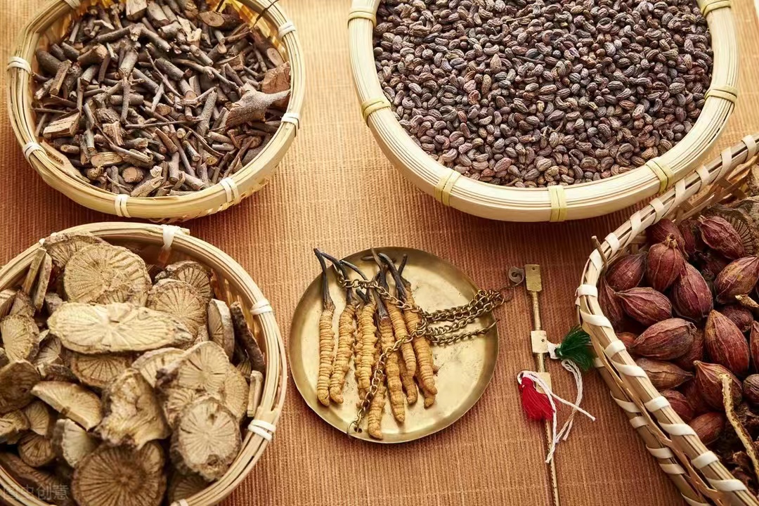 得顽固牛皮癣能彻底治吗,有牛皮癣刮皮会怎么样