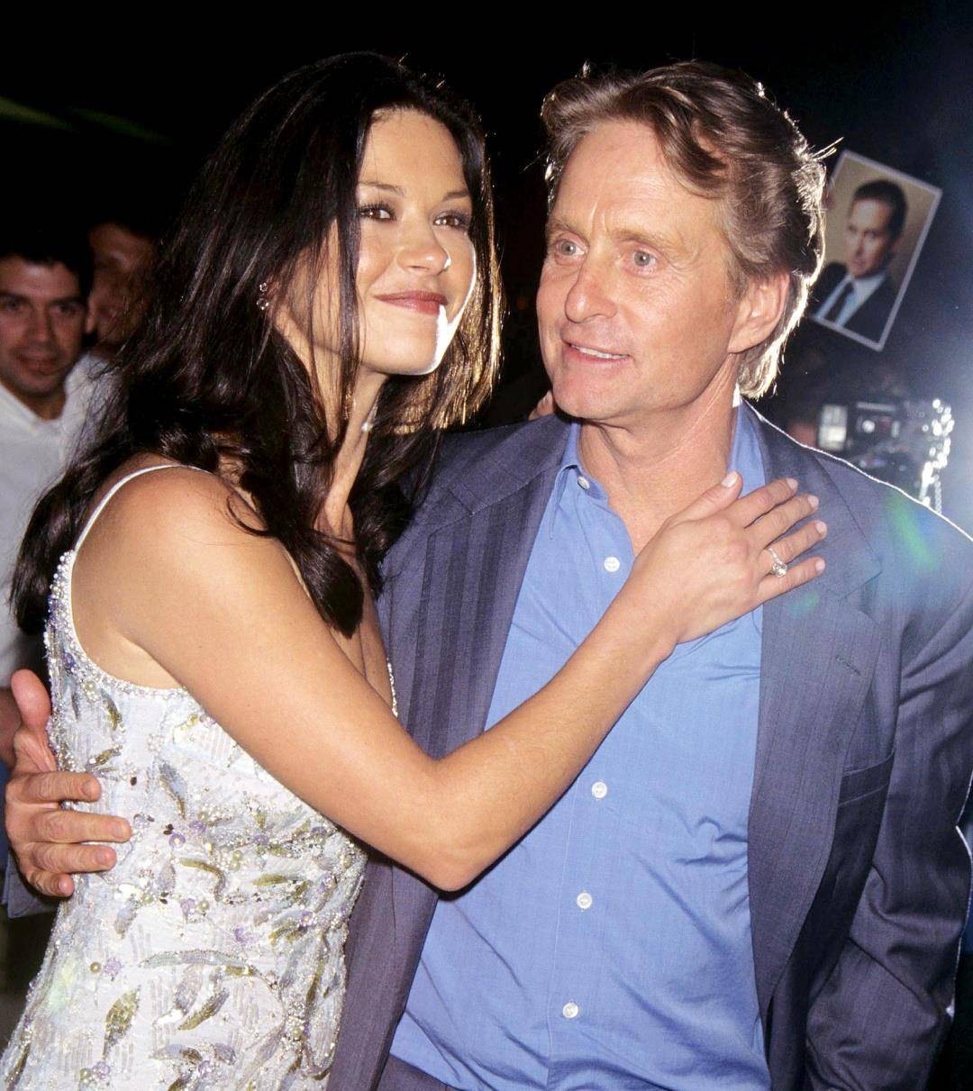 道格拉斯：好莱坞最高段位花心浪子，把小25岁泽塔琼斯吃得死死的