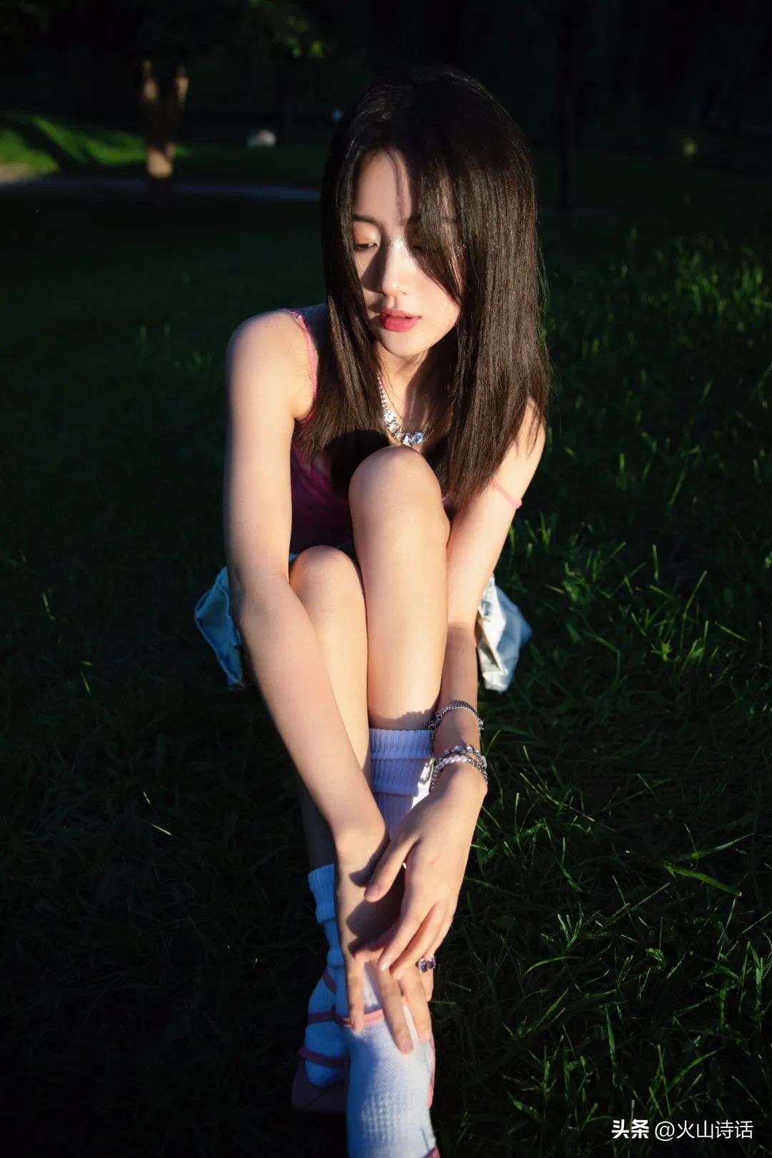 王梓薇：95后小花中的一颗新星，写真很甜很甜啊，太爱了！