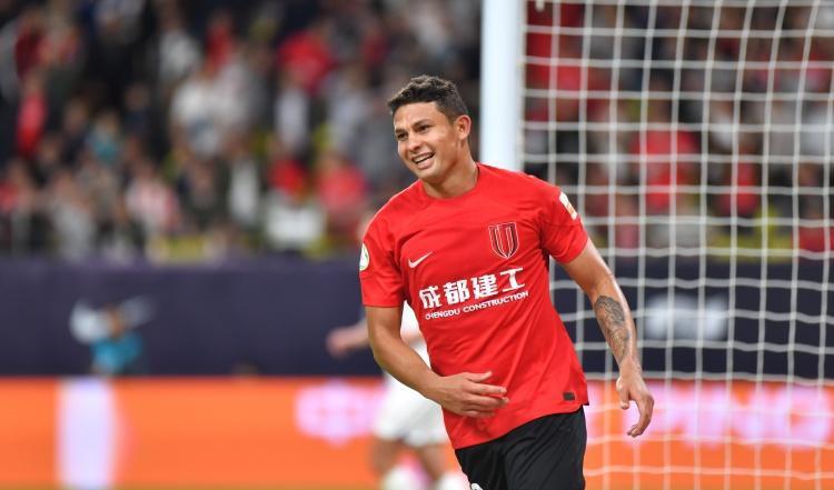 艾克森回归中超首球,艾克森8场3球