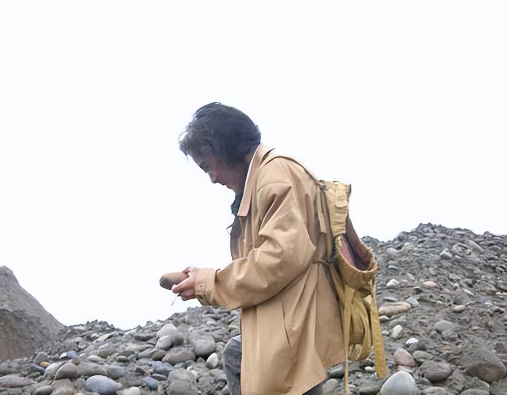 如何应对很凶的狗,遇到凶狗的正确方法