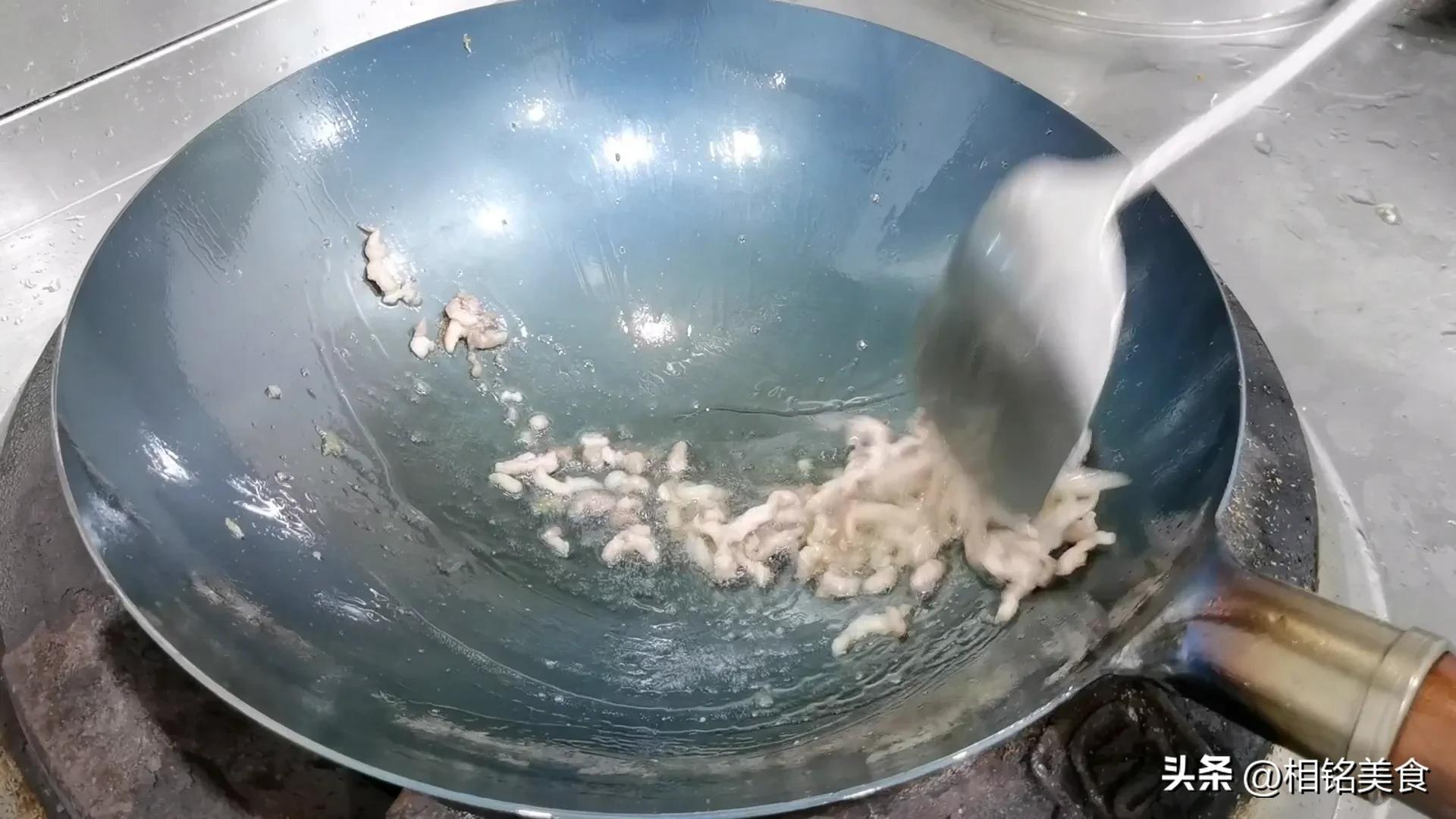 新铁锅怎样开锅小妙招视频,不粘锅的铁锅最佳开锅方法