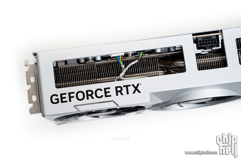 华硕tufgaminggt502弹药库白色,华硕gt502机箱黑橙搭配