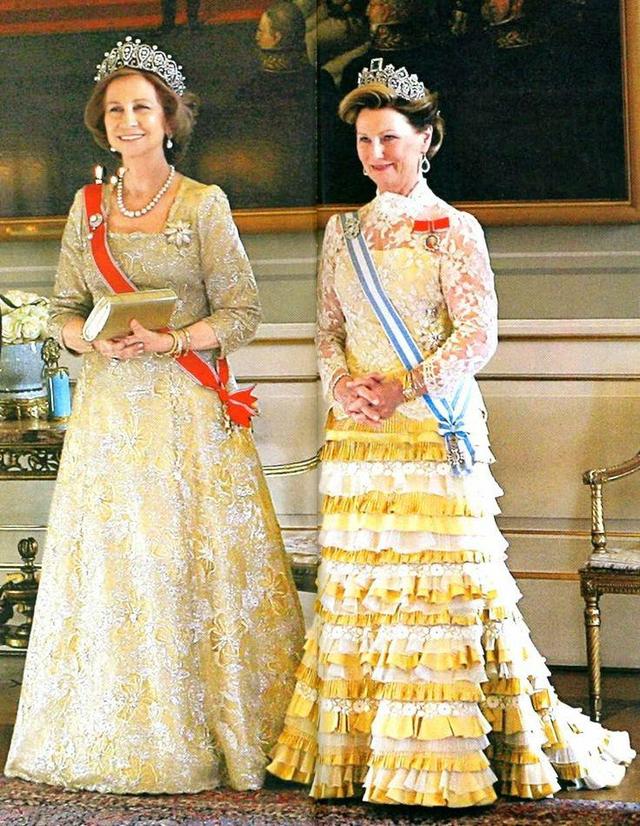 英国王室珍珠胸针,西班牙胸针