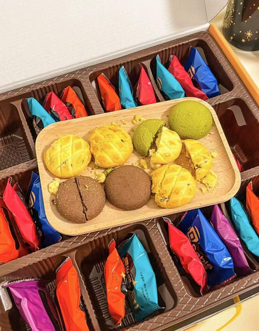 买品牌奥利奥礼盒饼干,和奥利奥味道一样平价饼干