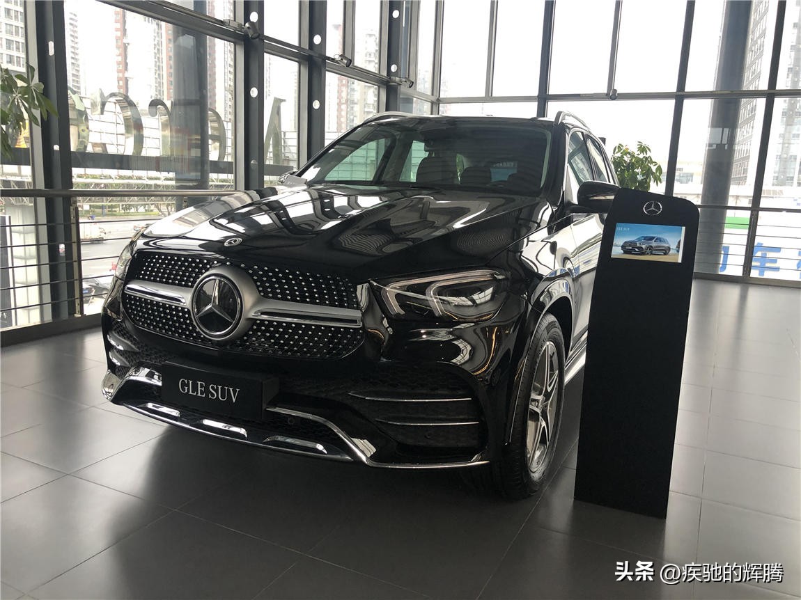 gle450奔驰新款2024款豪华版实测,gle450奔驰新款2024款是大型suv吗