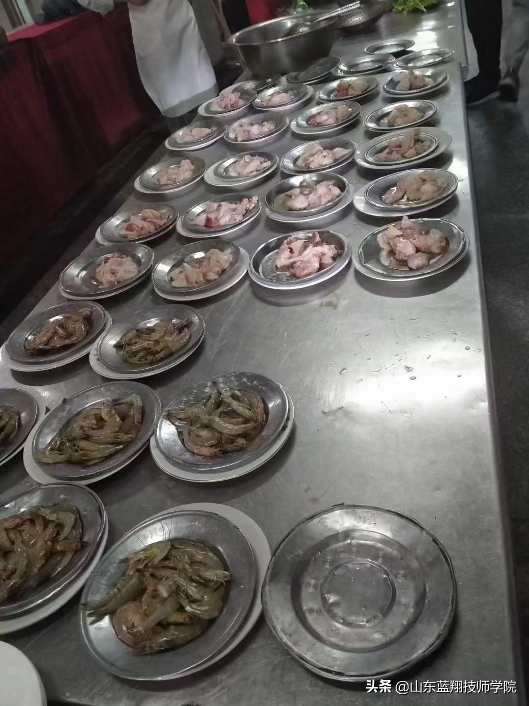 到蓝翔学厨师靠谱吗,到蓝翔学技术怎么样