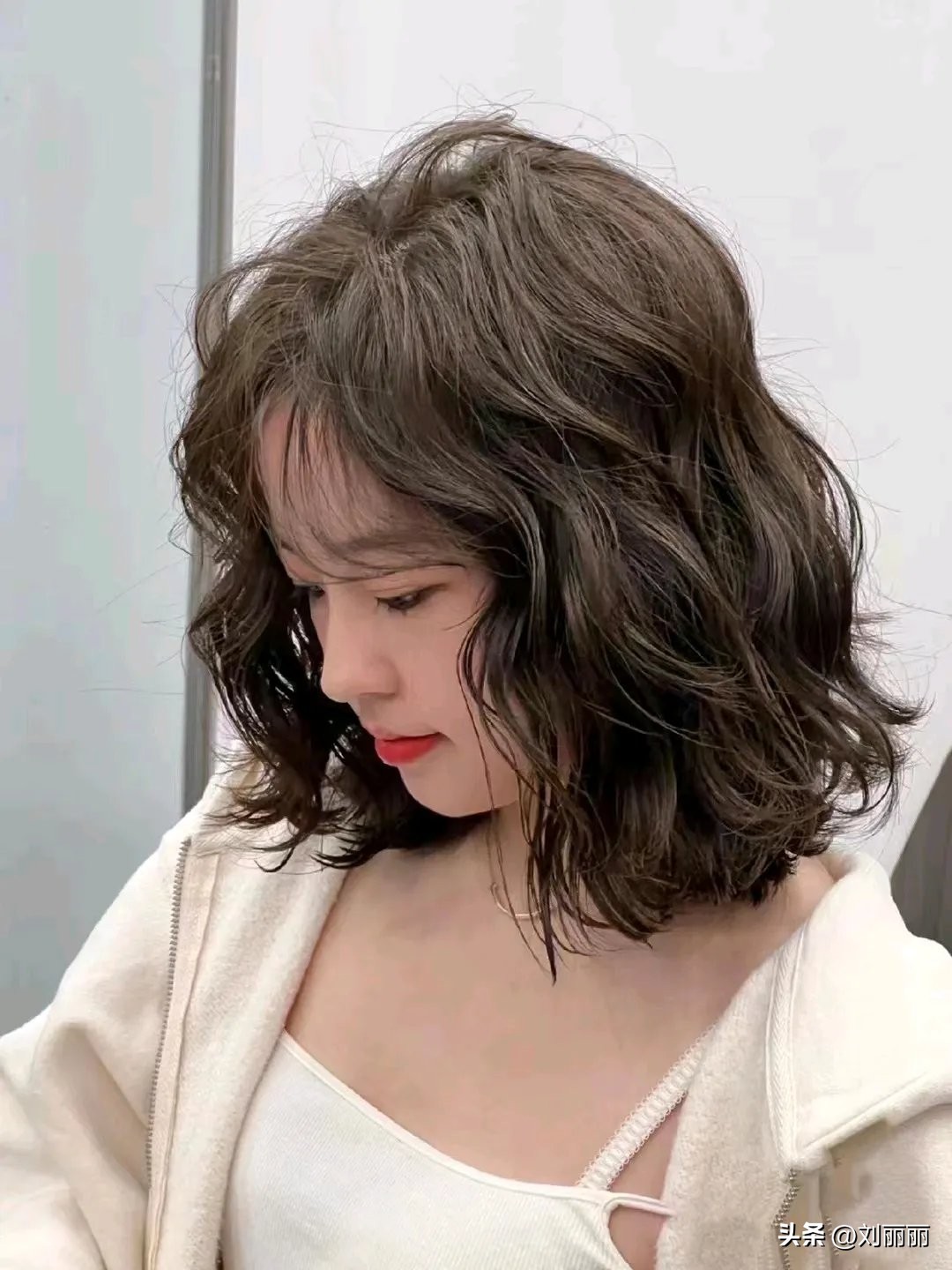 女士发型2020刘海,适合秋冬剪的发型