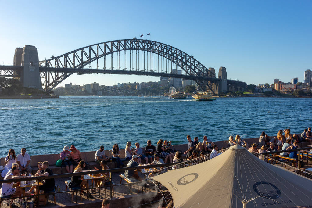 中澳达成一致，首次用人民币结算铁矿石，连美国的盟友也变了？