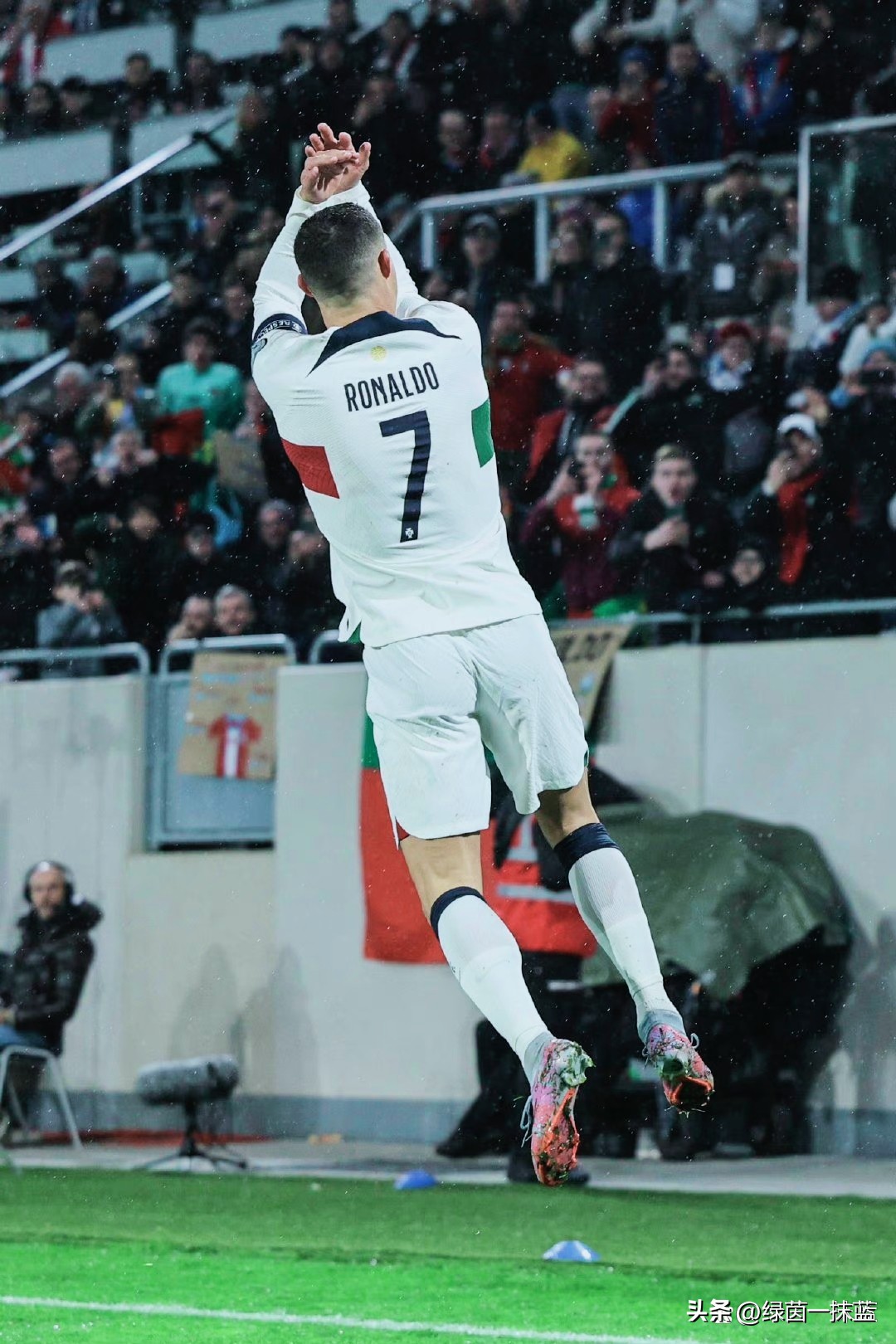 为什么对c罗任意球印象深刻,为什么很多人说c罗是逆境之王