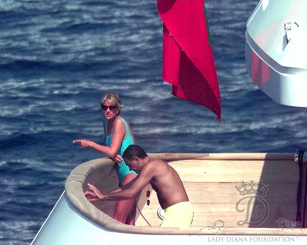 那位曾靓绝时尚圈、串起欧洲上流社会的超模为何落魄至此……