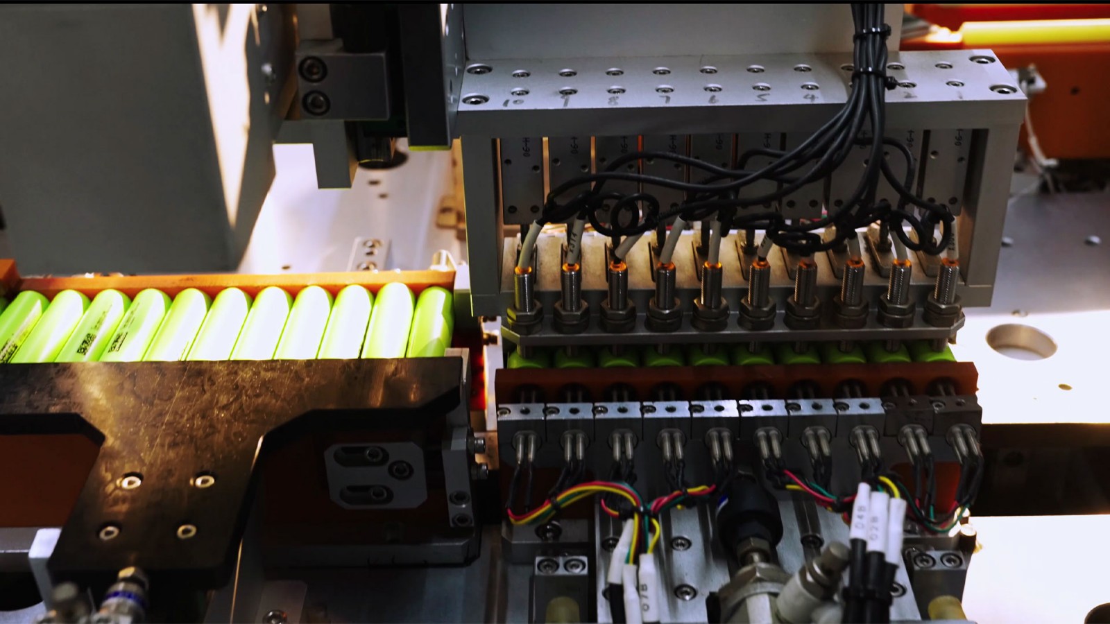 欧福蛋业和天宏,电动车华诺锂电跟三元锂电哪个好