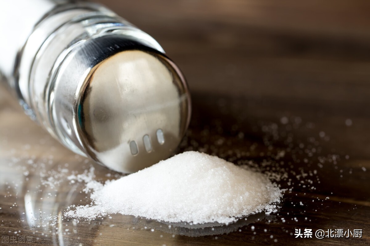 食用盐是加碘的好还是原味海盐好,买食用盐挑海盐还是精盐