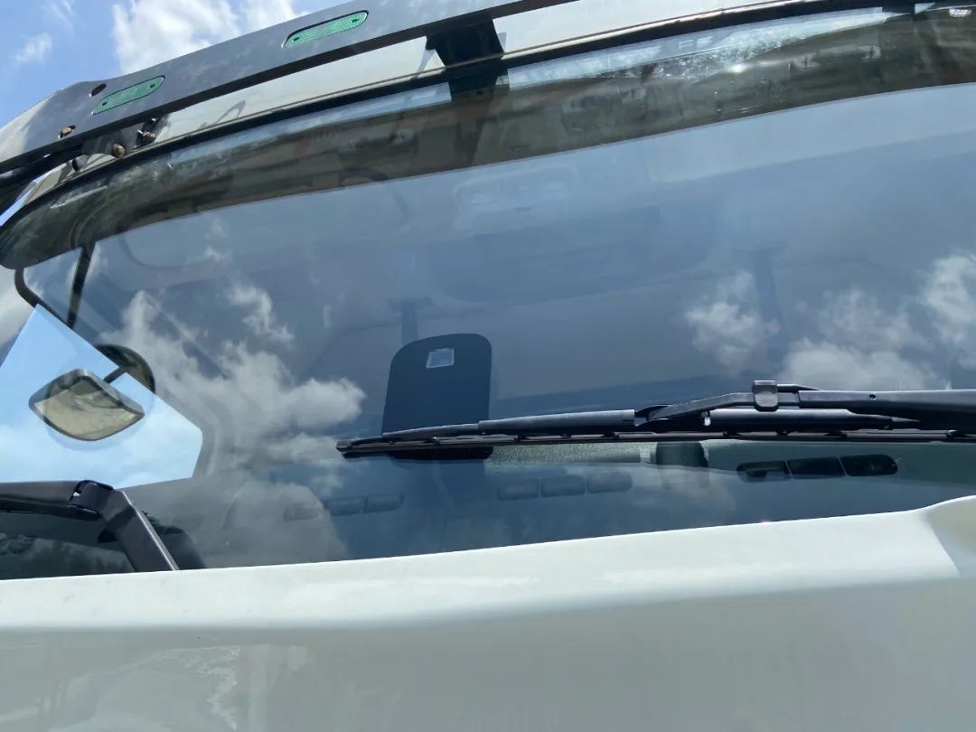 华菱汉马h7460马力牵引车多少钱,拉7吨挖机的自卸车