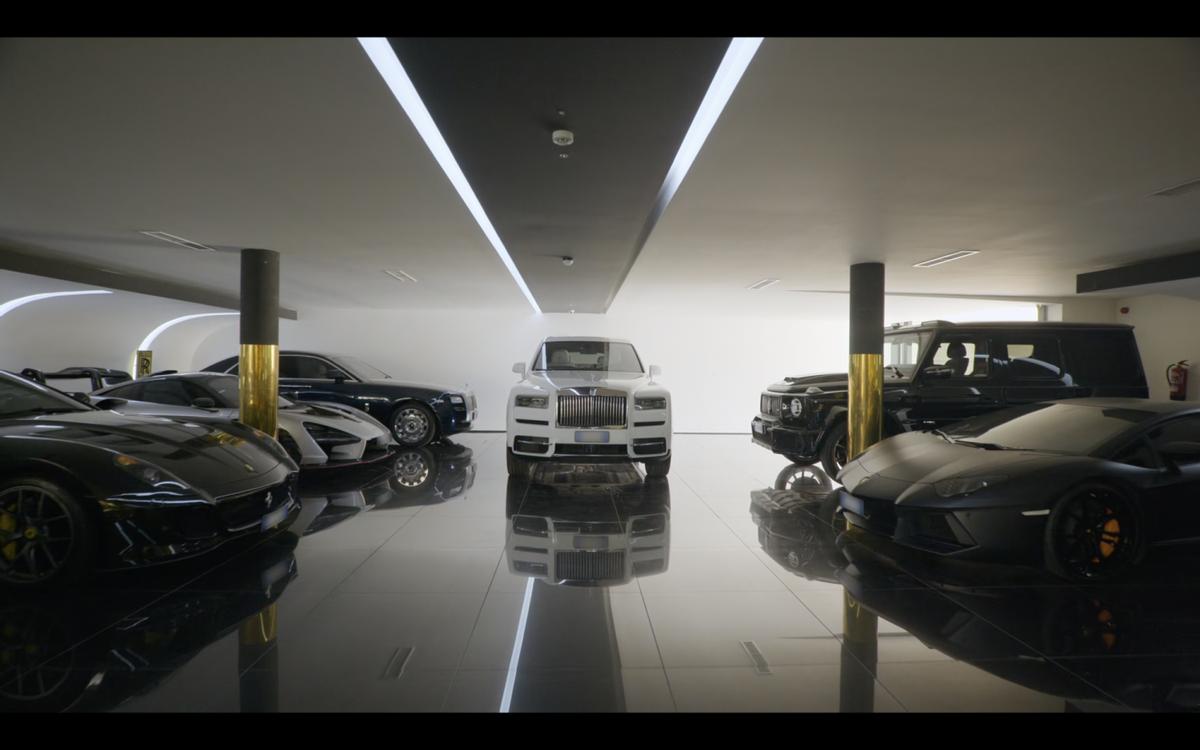 c罗豪宅藏巨型车库,c罗顶级豪华车库