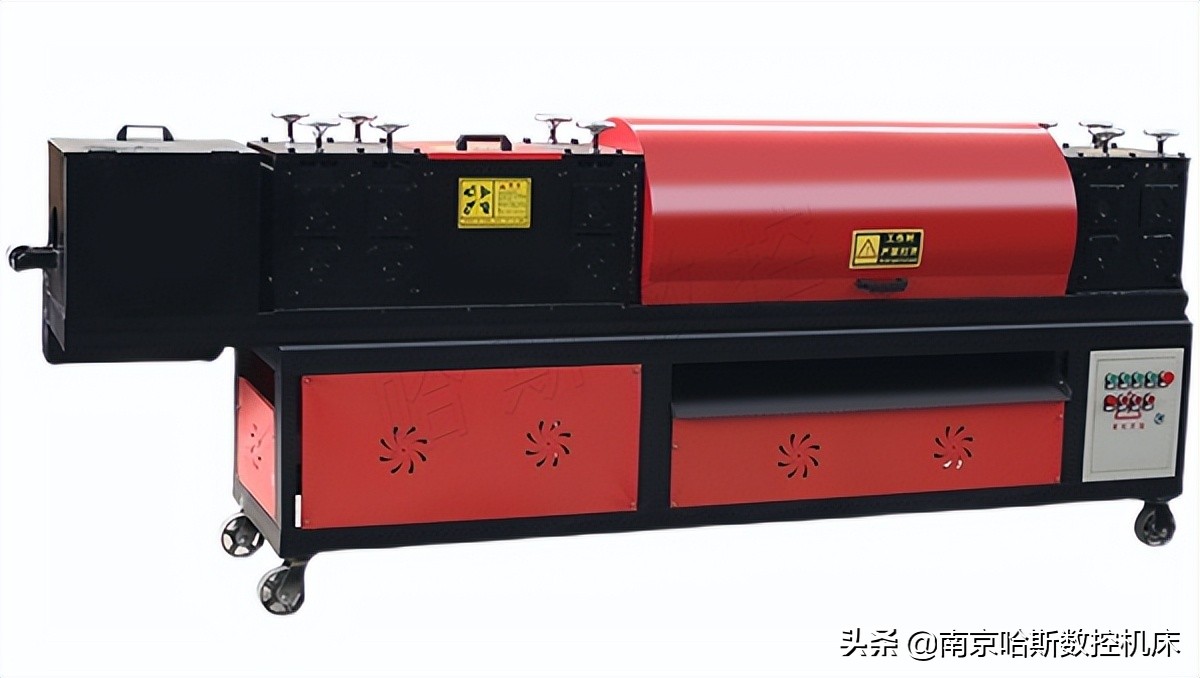 城市太阳能灯设备,4.5米灯杆生产全流程