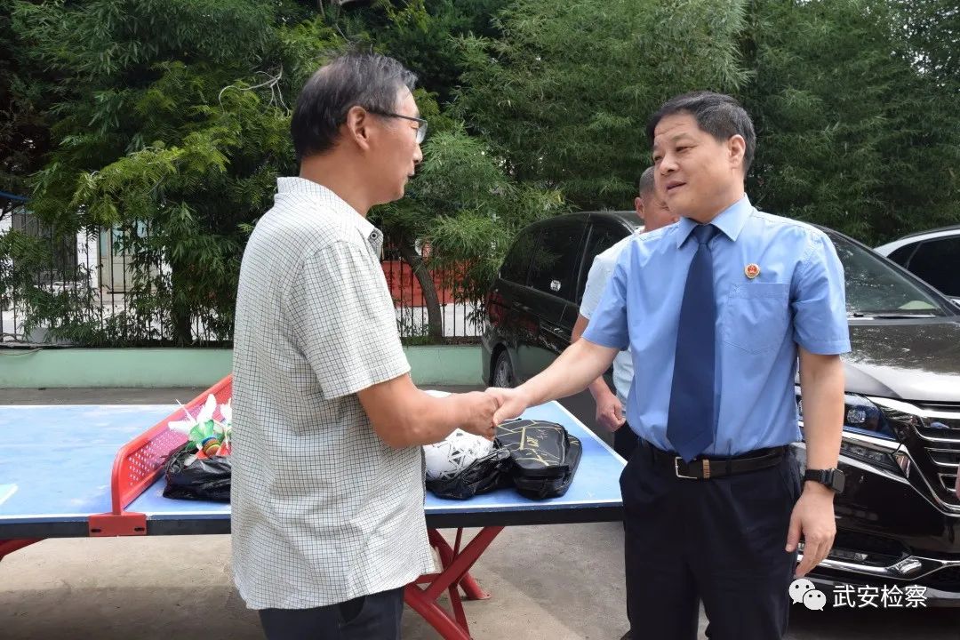 不放弃每一个孩子,为爱守护