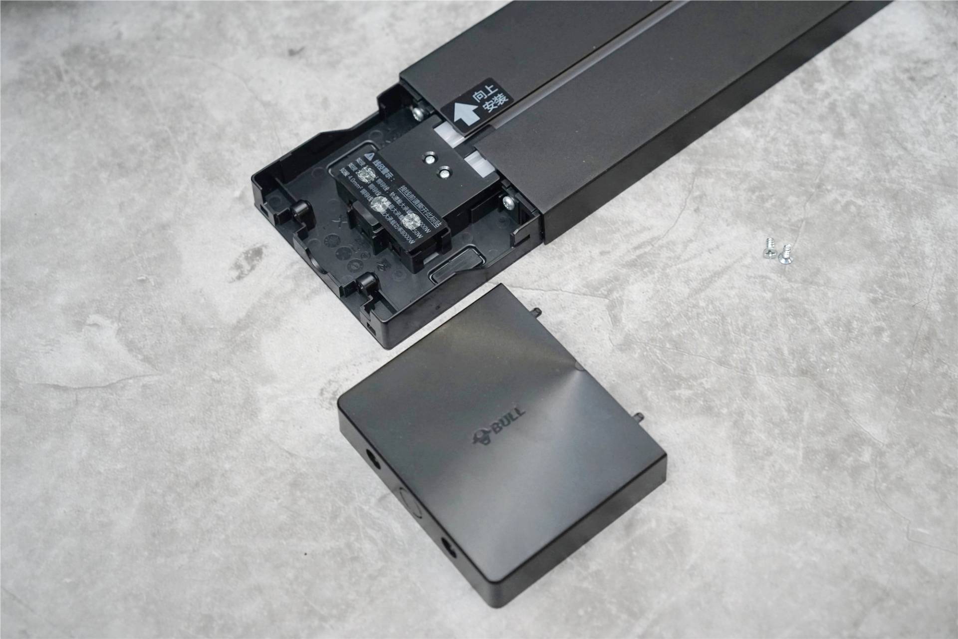 明装轨道插座需要怎么布线,轨道式插座如何安装明装