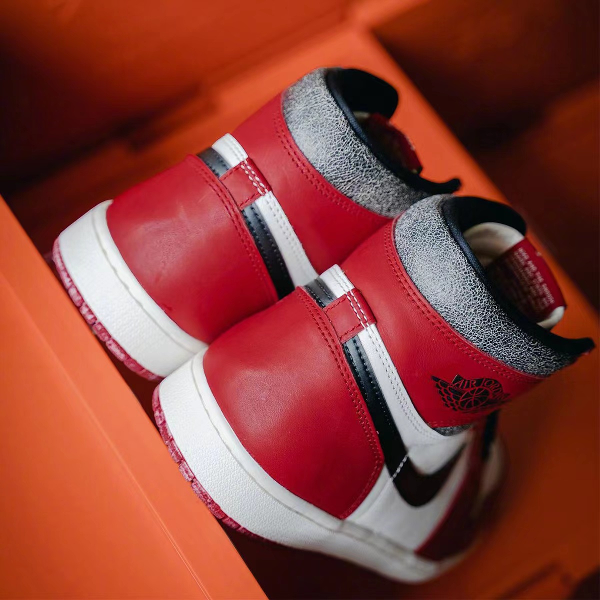 aj1芝加哥原价多少钱,aj1高帮鞋芝加哥白红399元